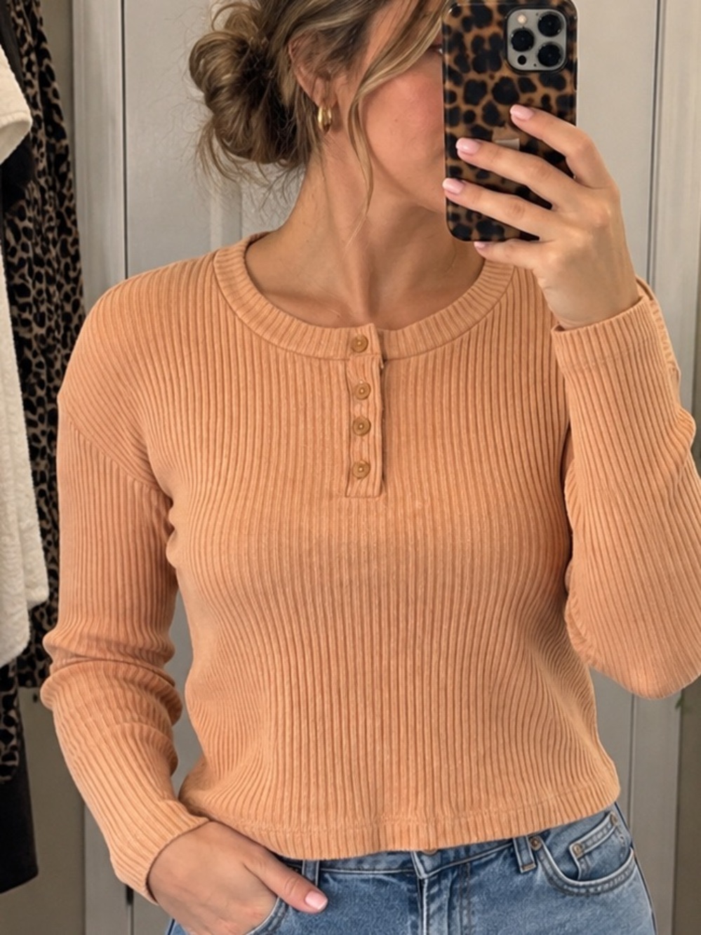 Lush Ribbed Henley Top Womens S Peach Long Sleeve‎ Cropped Fitted Knit